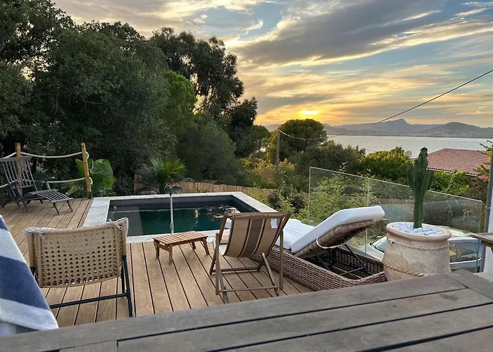 Vue Sur La Presqu'ile De Giens Hyères