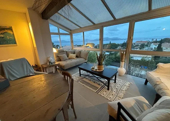 Vue Sur La Presqu'ile De Giens * Hyères