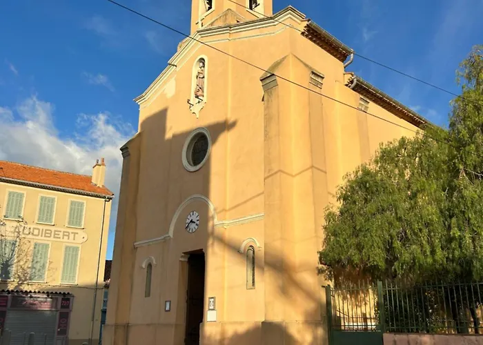 Vue Sur La Presqu'ile De Giens