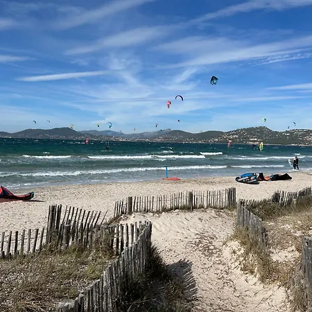 Vue Sur La Presqu'ile De Giens Будинок відпочинку Єр