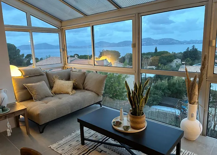 Vue Sur La Presqu'ile De Giens Hyères